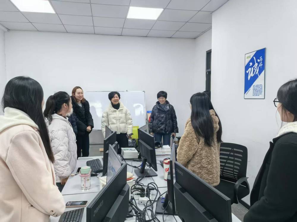 ѧԺ��̽�����ʵ�����ѵ����ʦ��