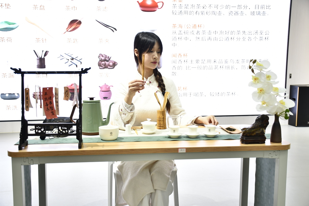 �����������в�����ʾ