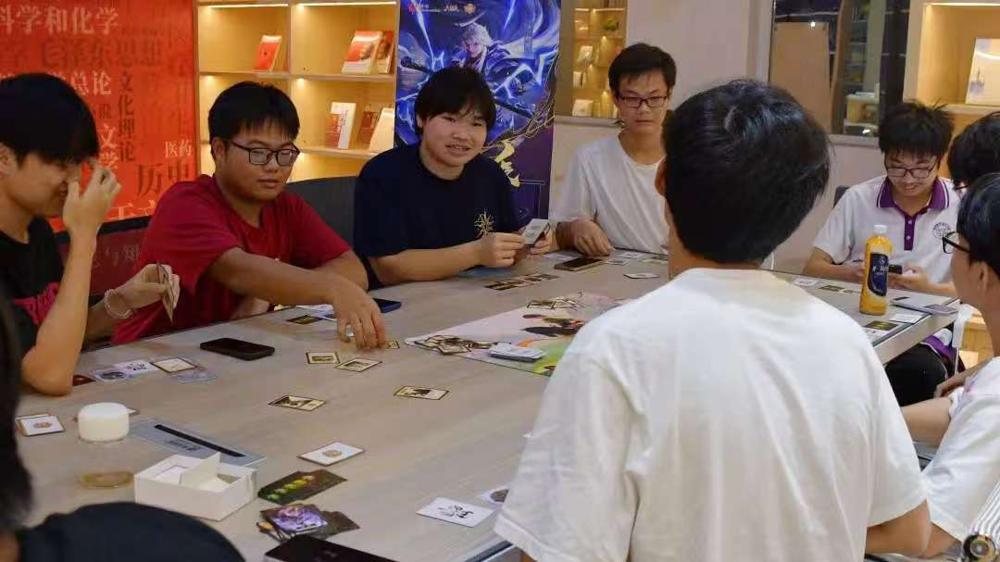 ���̽���