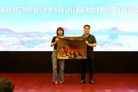 ϲѶ���������񡰶���Ƶ������ѵ���ء�����