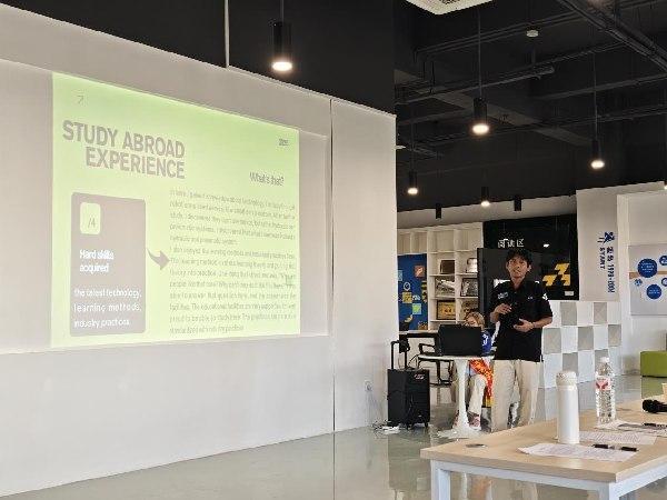 f607a3fdeb7b48dc978813899c91ba8e e484e53b08203d213e8830ea3e2d8cc5