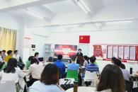 365���й�˾��ϯ˫���ѧ������ѵ����һ�ڣ�Բ������