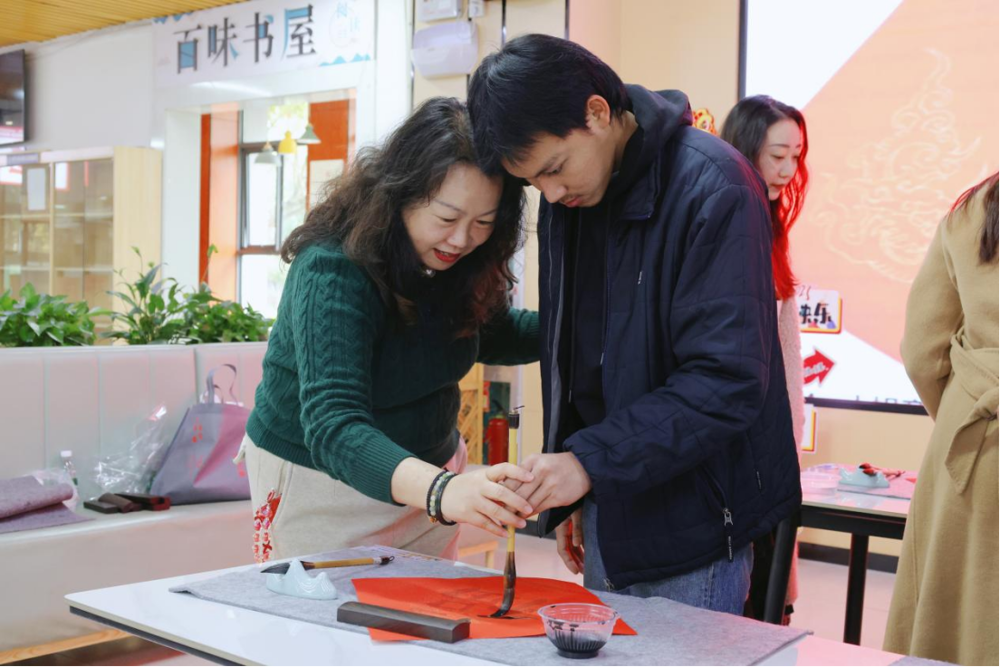 1e7bbcae62924558a4c9dfe49d3ae211