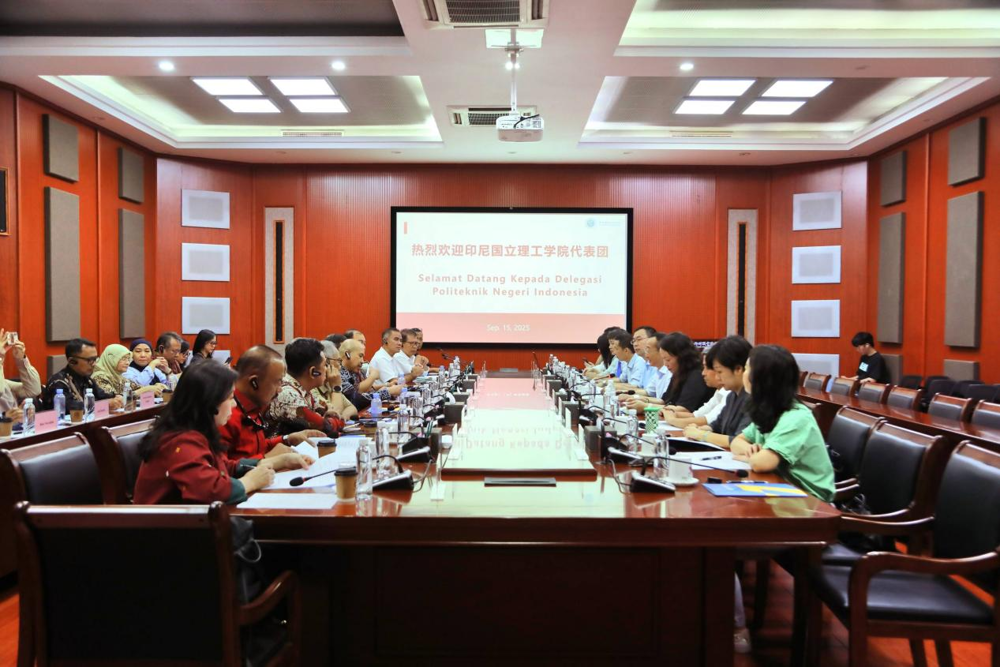 365ÉÏÊй«Ë¾´óÓëÓ¡ÄáԺУ´ú±í×ù̸½»Á÷ 365ÉÏÊй«Ë¾´óÓëÓ¡ÄáԺУ´ú±í×ù̸½»Á÷