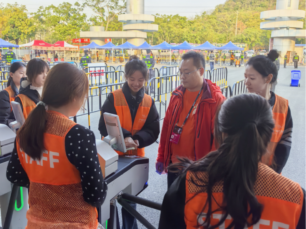 1673c0cd991a4f44b743d964d53307f7