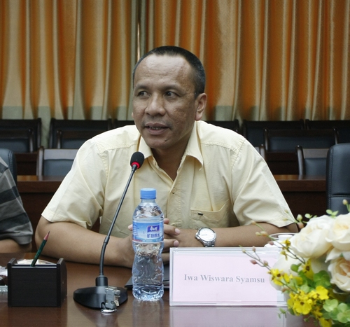 20110703200137177 Ó¡ÄáУ³¤1