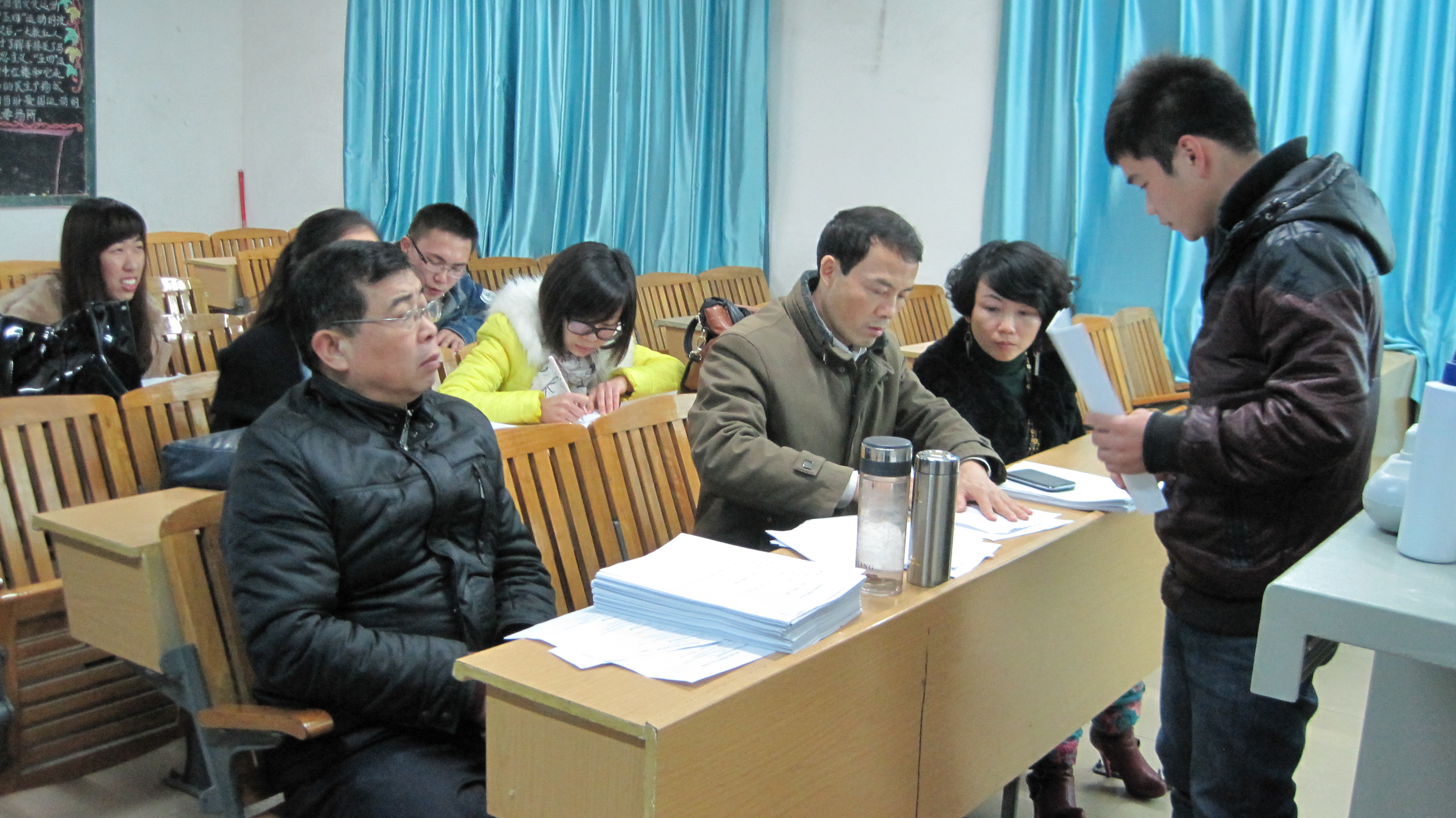 20131224120114150 ѧÉúÔÚÁìÈ¡´ð±çÎÊÌâ