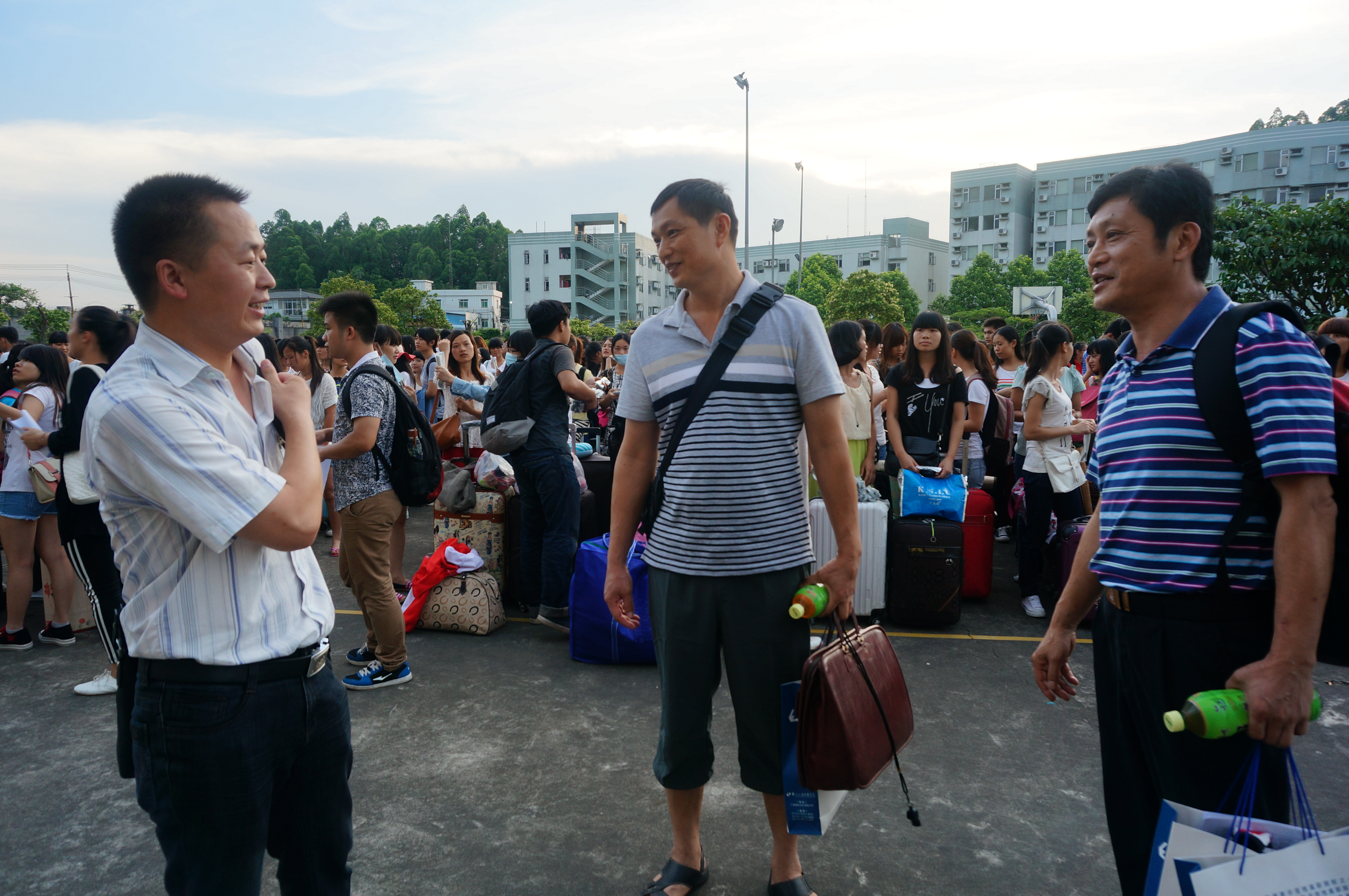 20140711173450322 ´ø¶ÓÏÈÉúÓëפ³§ÈÏÕæÈËÅÊ̸