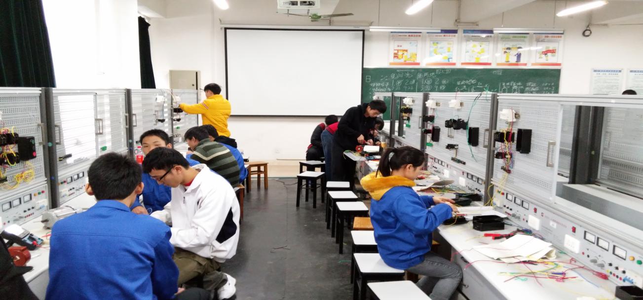 365���й�˾(Ӣ��)����-�ٷ���վ