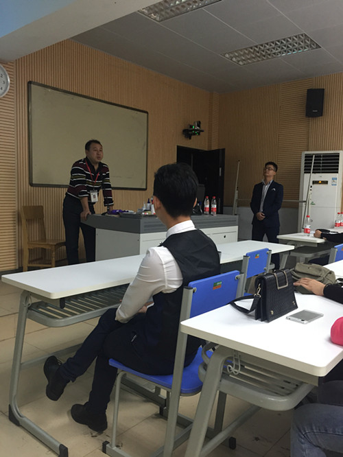 20151016093213582 ³ÂÏÈÉúΪ¸÷ÈËÆÊÎö¾ÍÒµÐÎÊÆ