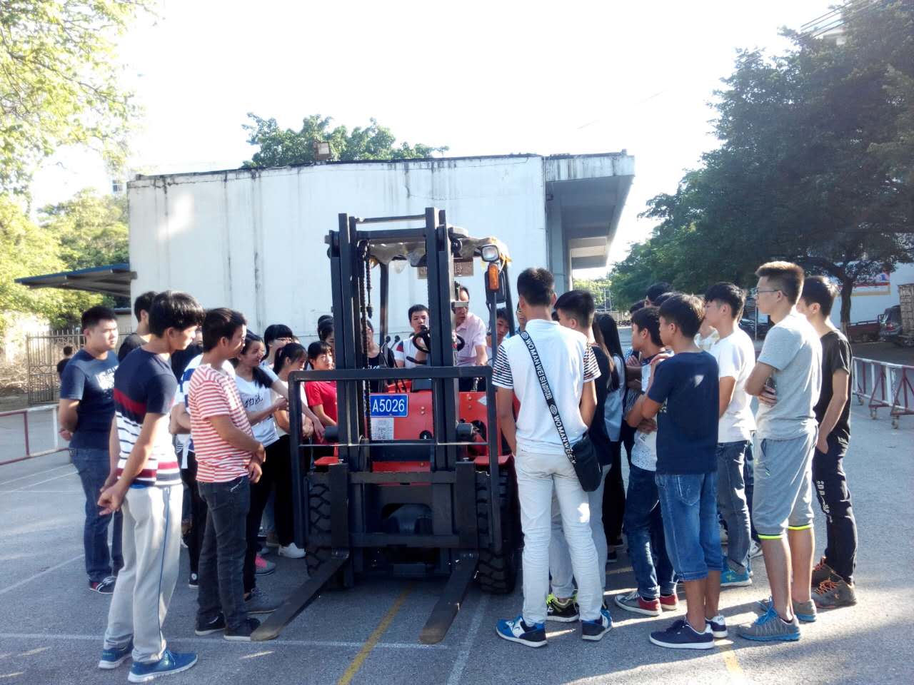 ʵѵ������ͬ���������Ħ�泵������ģ������