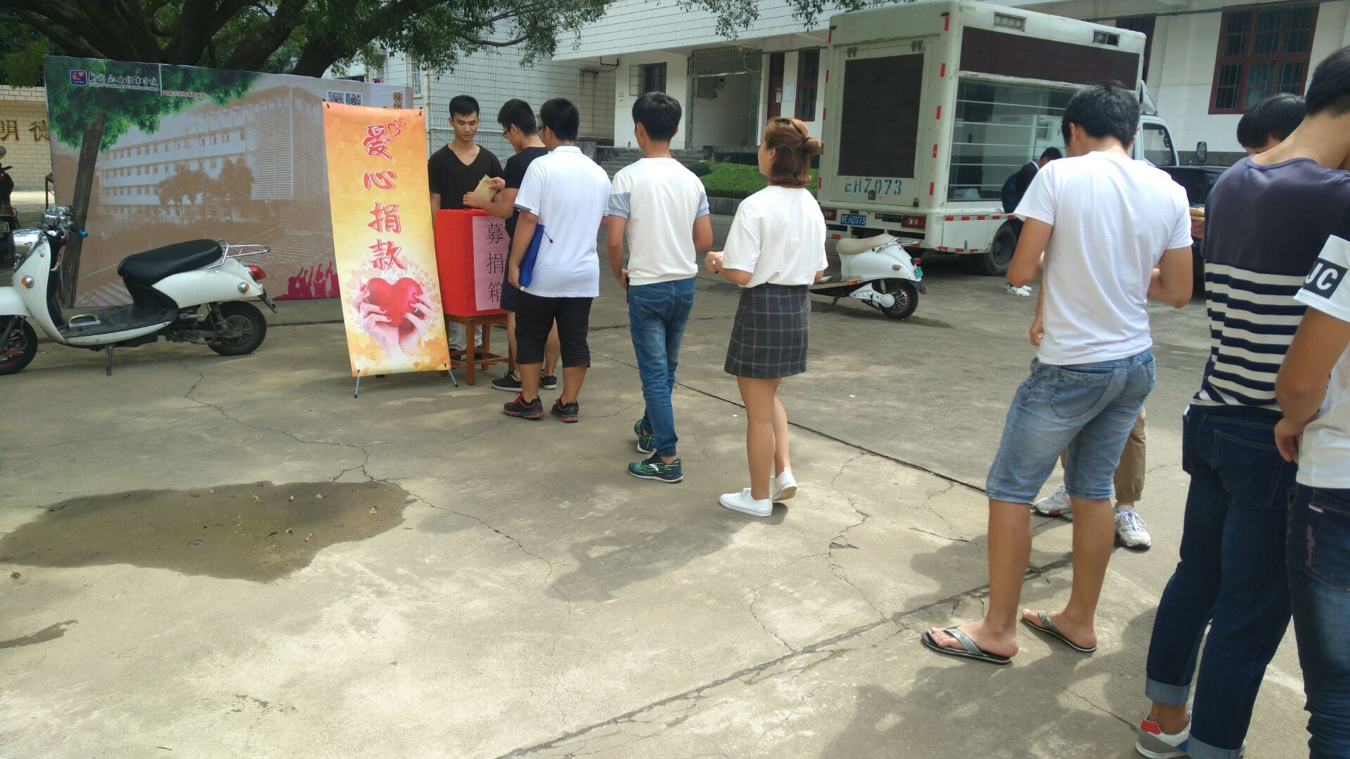 ͬ�������Ŷ��ڴ���Ǯ 