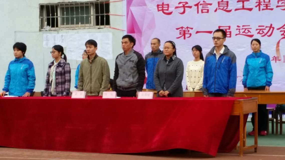 ��Ļʽ�೪����