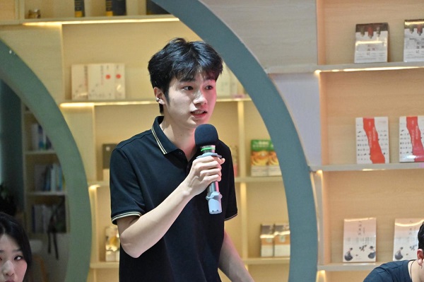 b3c425c6623446999d53e2451475b0b8