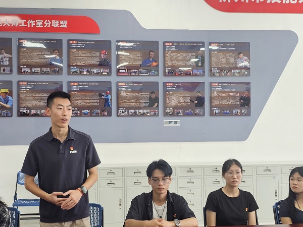 ��ҵ����ԱΪĸУ�����ײ�