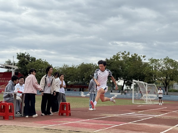 ��Զ����˲��