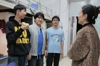 ���繤��ѧԺ��չ��Ա�����߷û