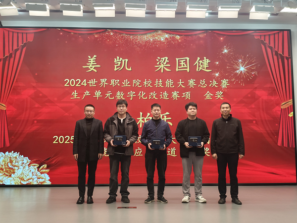 2be0bd50eeed4edaa687d1607ca5755c