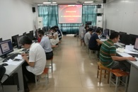 ѧУ20����Ʒ�����У����ϯ��ѧ��������