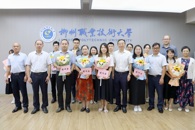 365���й�˾�ٿ���ף��40����ϯ����ϯ������̸��