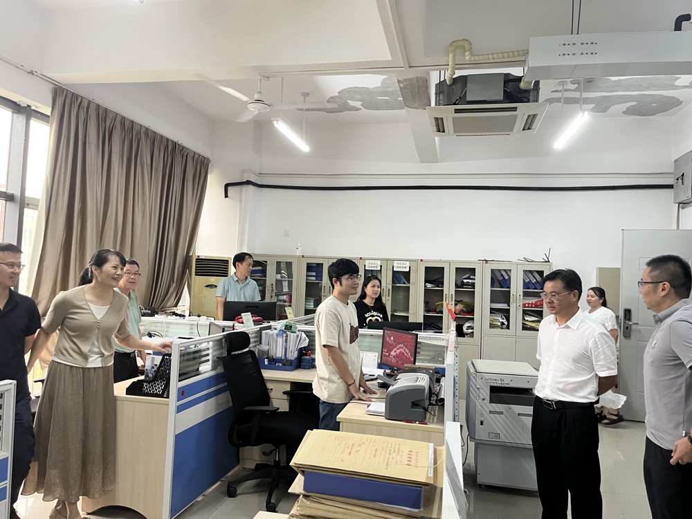 Ƚ���ɵ����繤��ѧԺο��