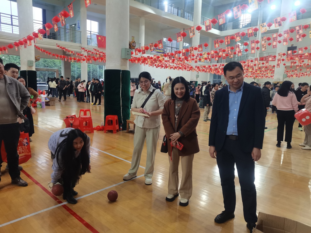 �����ڻ�ֳ�