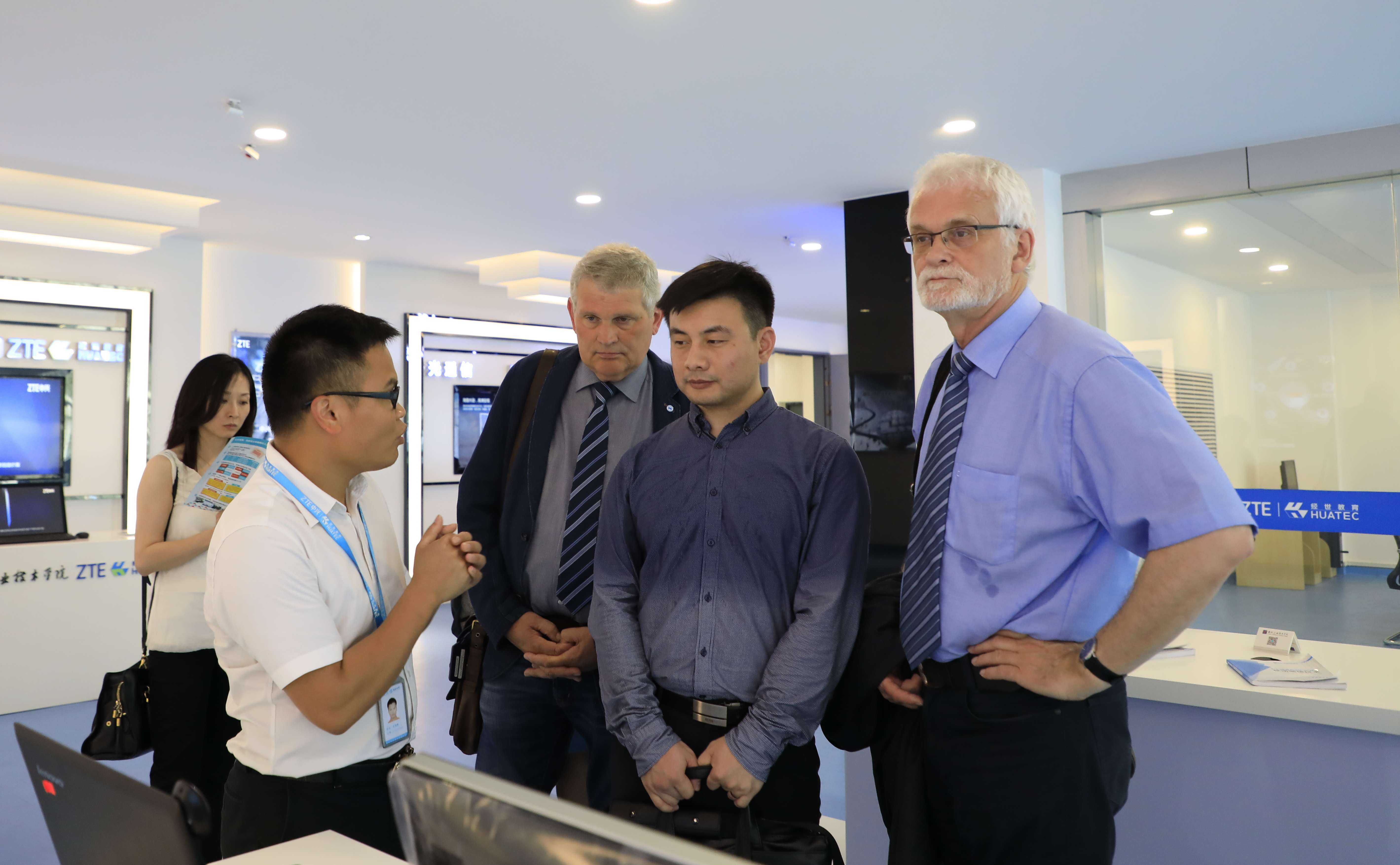 02737a3f4e304577ac538f7a66b9cef9