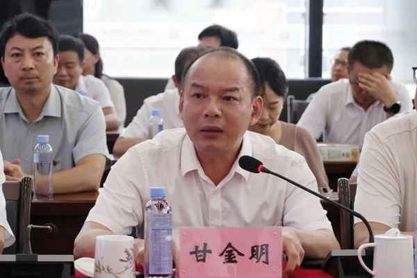 365���й�˾��ί�����������У���ʽ�������ѧУս�Կ�չ����