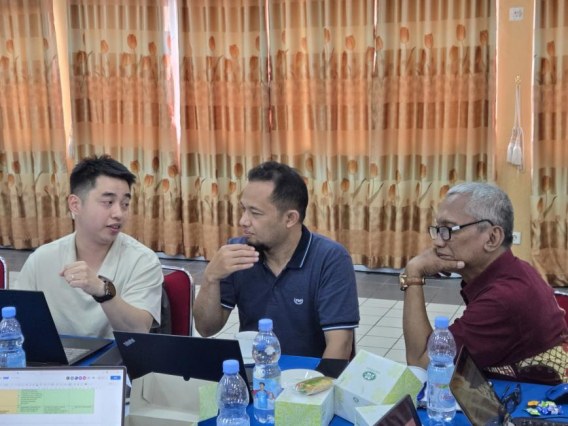 Teachers from our university and Indonesian counterparts discussed the curriculum content
