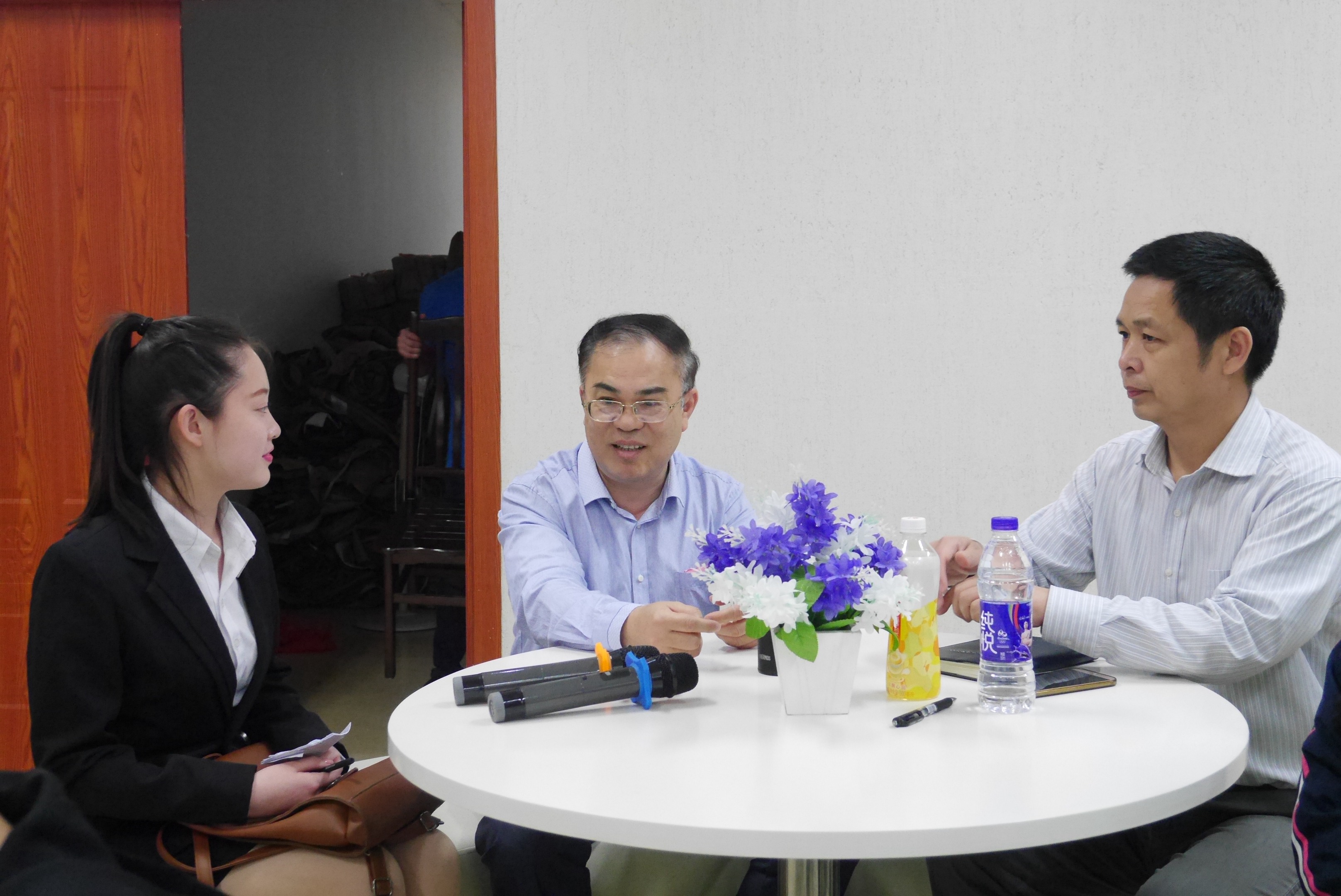 2f0deae95cd542eab0fbf17c2407658a