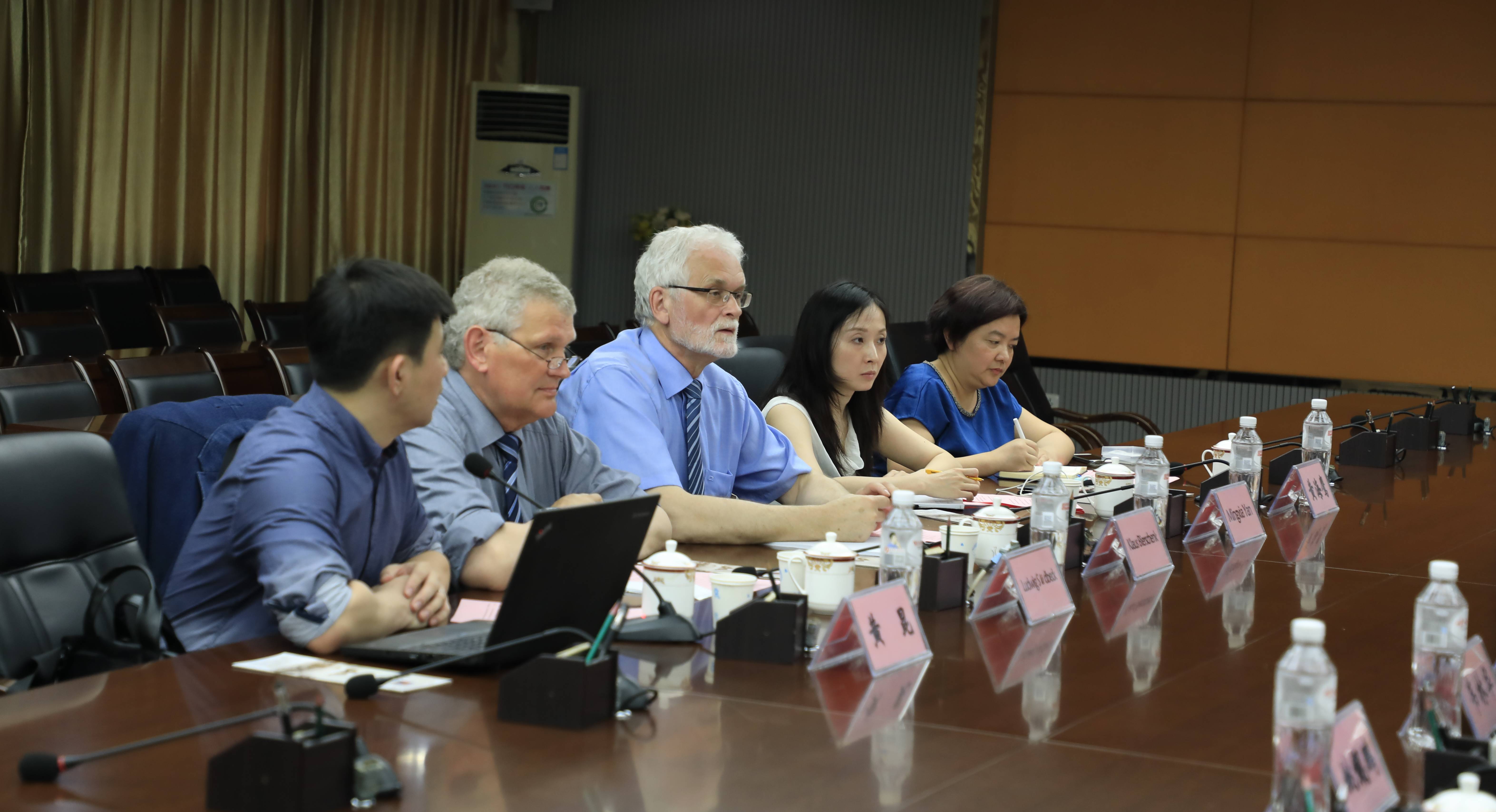 9887878e82cd4e0eb0bdf39209b2f61e