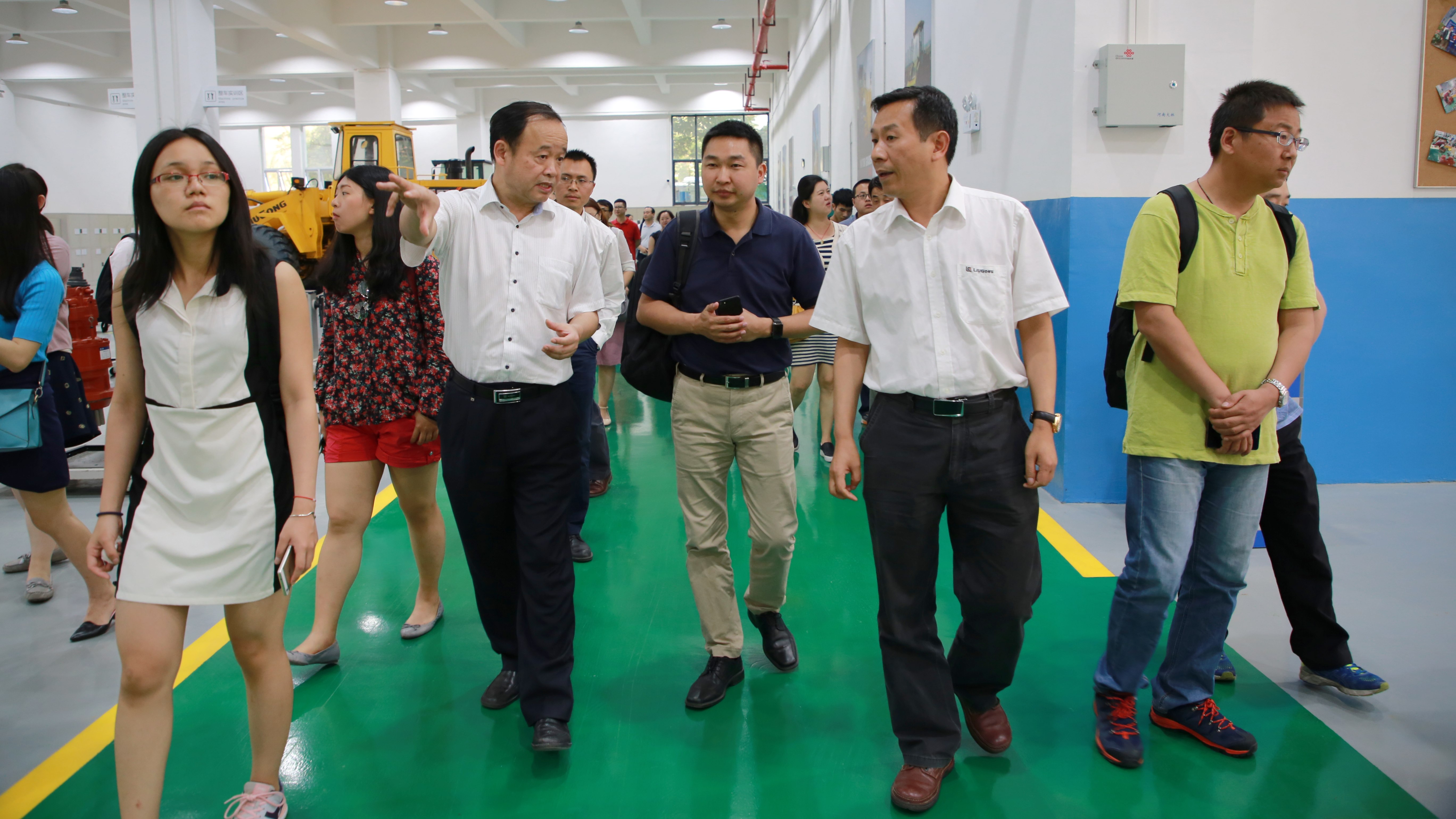 b8d72449ad5444c998a30bdd14eebb83