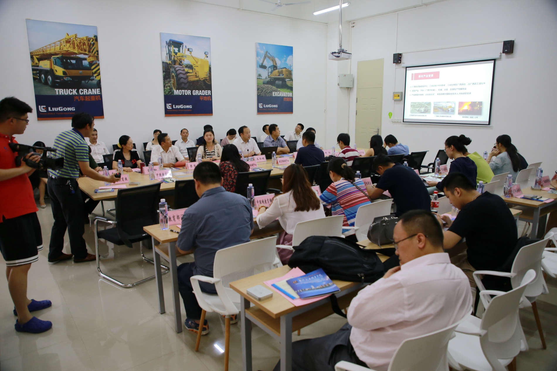 ba7a309b87d542db9854ac19724e0fd9