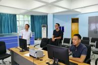 ѧУ��������Ч��������������ý����߲ɷ�