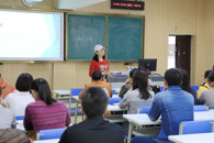 �𾢿�չΪһ�������Ҹ�����ְҵ���������ߡ���ѧУ��ְ����չ���ľ�������ϯ��ְ��ѵ