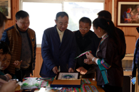 У���ʶӵ������ط�ƶ����һ�ߵ���ο��