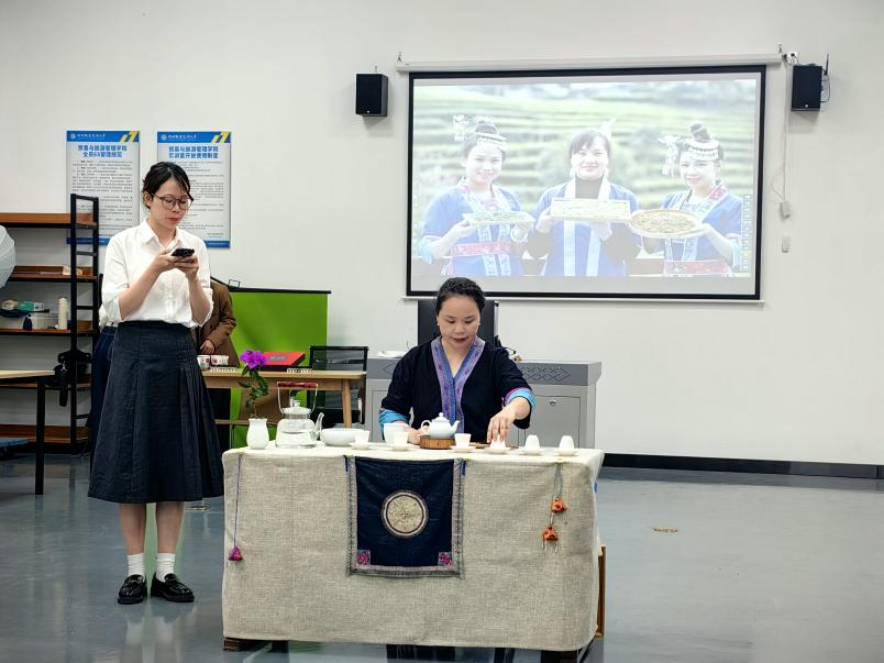 7adada296a301abde2ca5d902b8081d