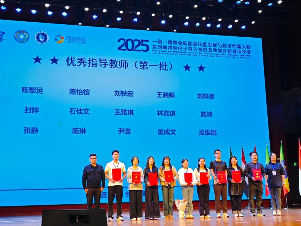 �佱�ֳ�����365���й�˾�ܾ���ָ����ϯ������������������á�����ָ����ϯ�������ƺ�