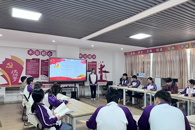 ��������ѧԺѧ����֧����չ��ѭ�����㼣����ȼ�ഺʹ�������⵳�ջ