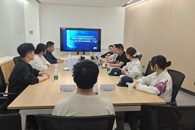 �������ظڴپ�ҵ����������ѧԺ���㶫��չ��ҵ�߷õ��л