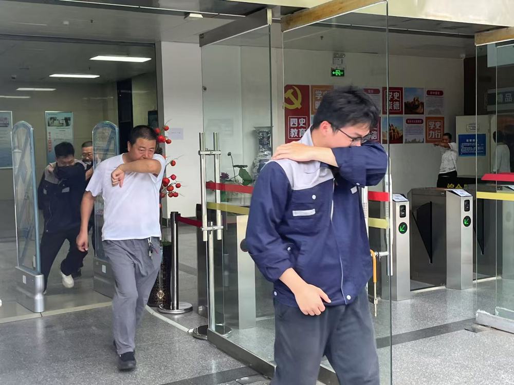 3df5f4e0318442dbbf53c9ebf93f24fd 3df5f4e0318442dbbf53c9ebf93f24fd