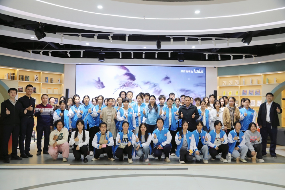 bad97fc9006140aaa0b1d2bbeb58c4d1