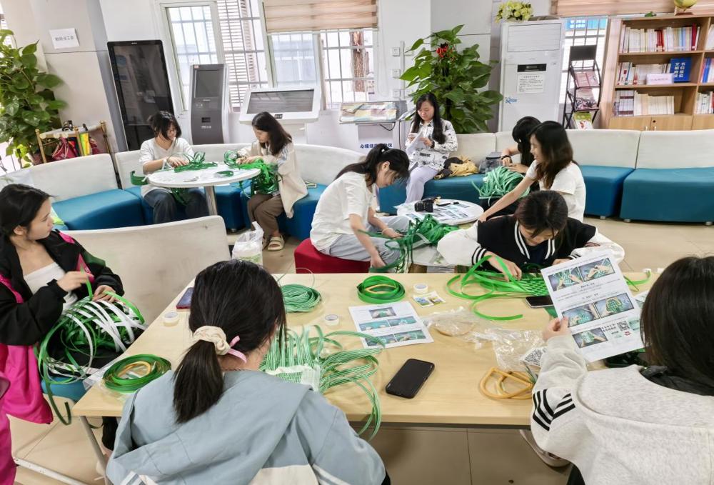 6927533a80f94ebd83d942e43b3e0a70 cd767118fb64dc08d4b85e7e40ea526