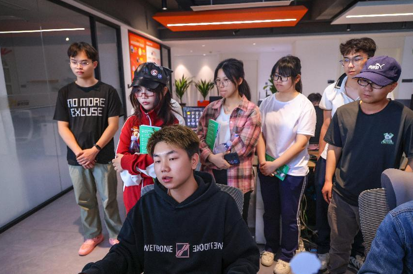 976ca735efa94003a118668d05b98d11