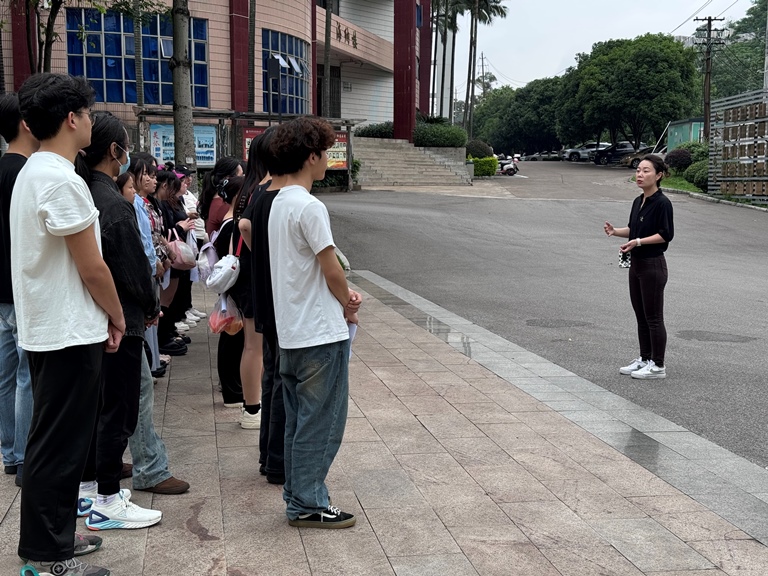 Óº¼ÑΪÑÐѧÍŶӼùÐÐ Óº¼ÑΪÑÐѧÍŶӼùÐÐ