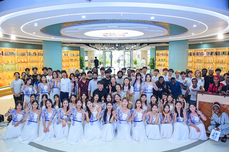 ½³ÐÄÊéÔºÑݳöºÏÓ° ½³ÐÄÊéÔºÑݳöºÏÓ°