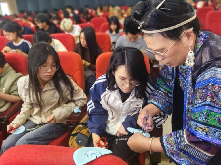 �������ֳ���ģ�����ֽ