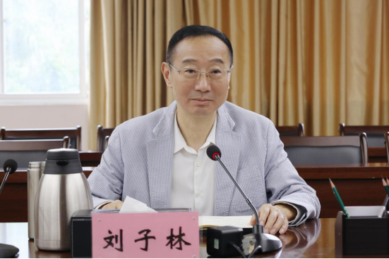 d2111fcf33584ea19794a81def9a3673