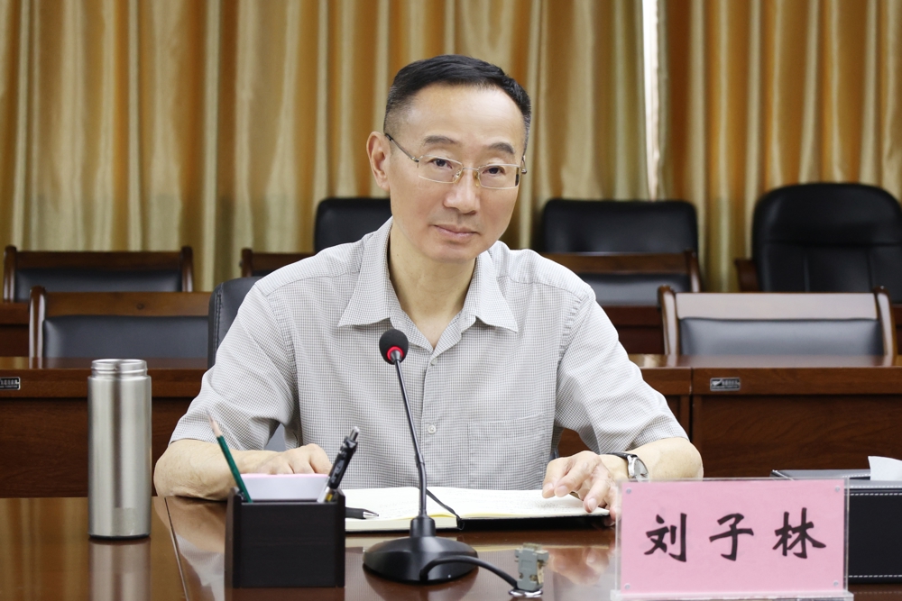 f548d0402e23406d9529d85a44a612cc