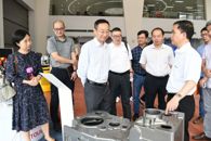 20���η����� 20�ش�����ʵ������ѧУ�Ⱦ�ҵ֮����������������20���á�����ͨ�׸�У��ҵ����ҵ��ҵ����ͻ�����Ƚ�����λ�������ķܶ�����